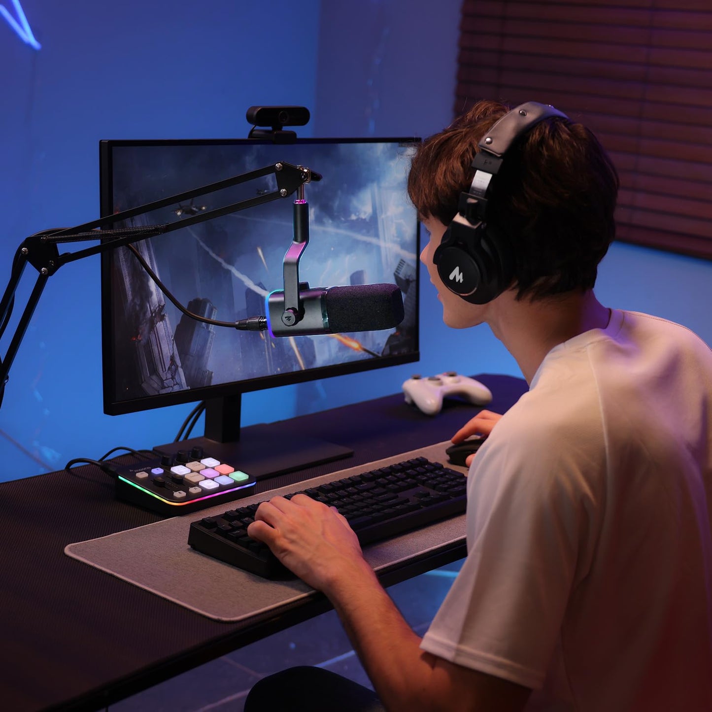 MAONO XLR/USB Gaming Microphone Kit: Dynamic PC Mic for Streaming Podcasting, Software Support, Mute Button, Gain Control, RGB Computer Mic with Boom Arm Stand, for Recording, PS4/PS5, PD100XS Black