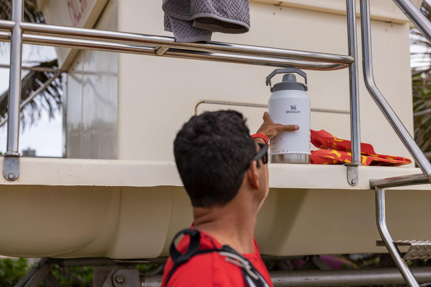 Stanley IceFlow Fast Flow Jug with Handle 96 oz | Twist On Angled Spout Lid | Leakproof for Travel and Sports | Insulated Stainless Steel | BPA-Free | Polar