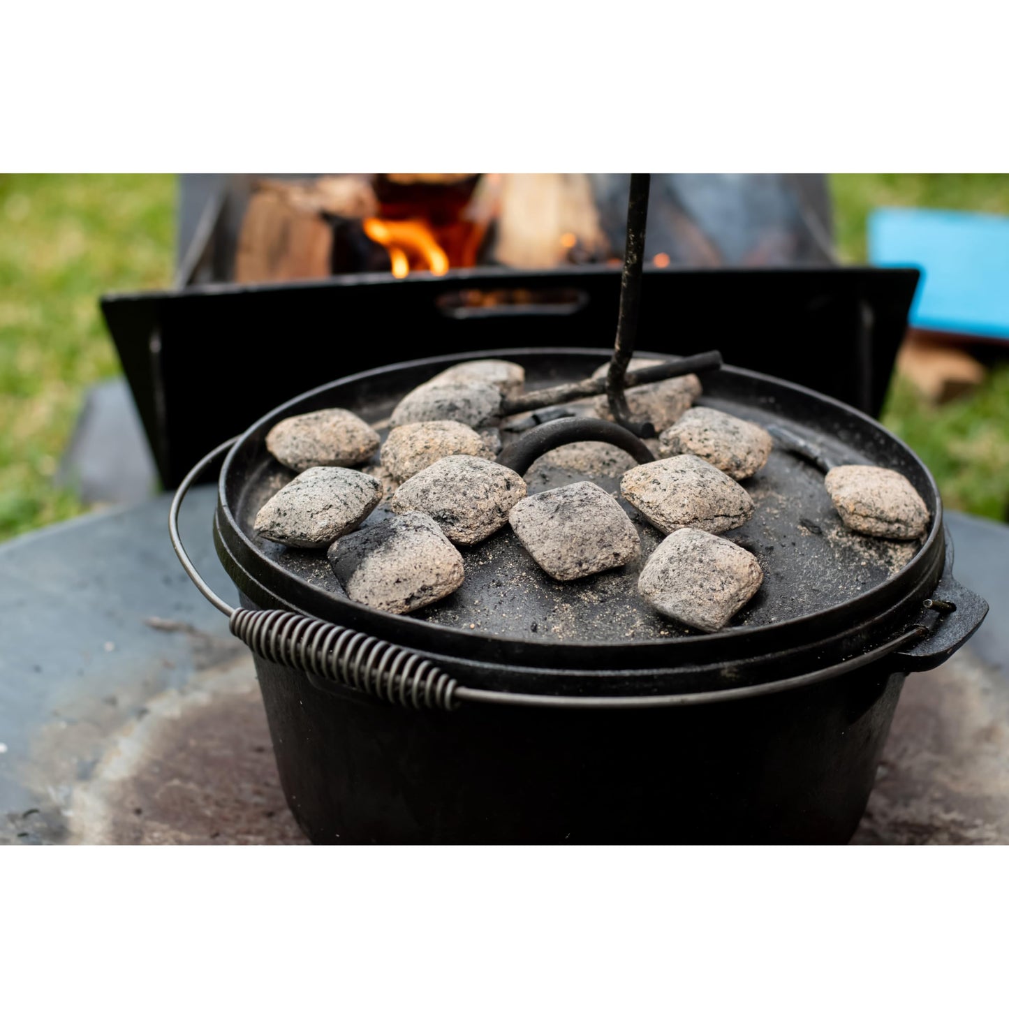 Cuisiland 20QT Cast Iron Dutch Oven with Lip Lid & Bail Handle – Extra Large Pre-Seasoned Campfire Pot for Outdoor Cooking, Baking, Roasting & Stews – Heavy-Duty Cookware for Camping & Backyard Use