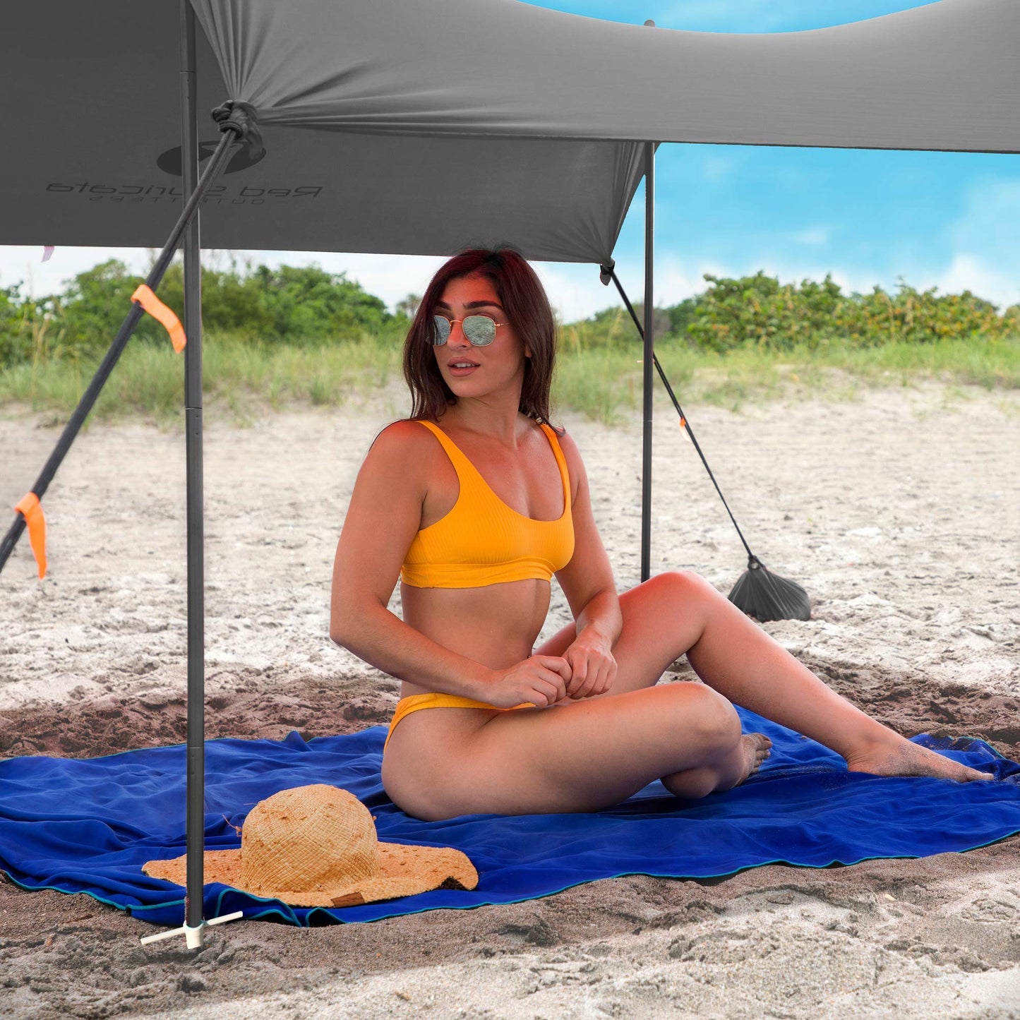 Red Suricata Family Beach Tent & Beach Canopy, UPF50 Sun Beach Shade, Sunshade with 4 Aluminum Poles, 4 Pole Anchors & Sand Shovel, Medium & Portable Sun Shelter Tarp (Medium, Grey)