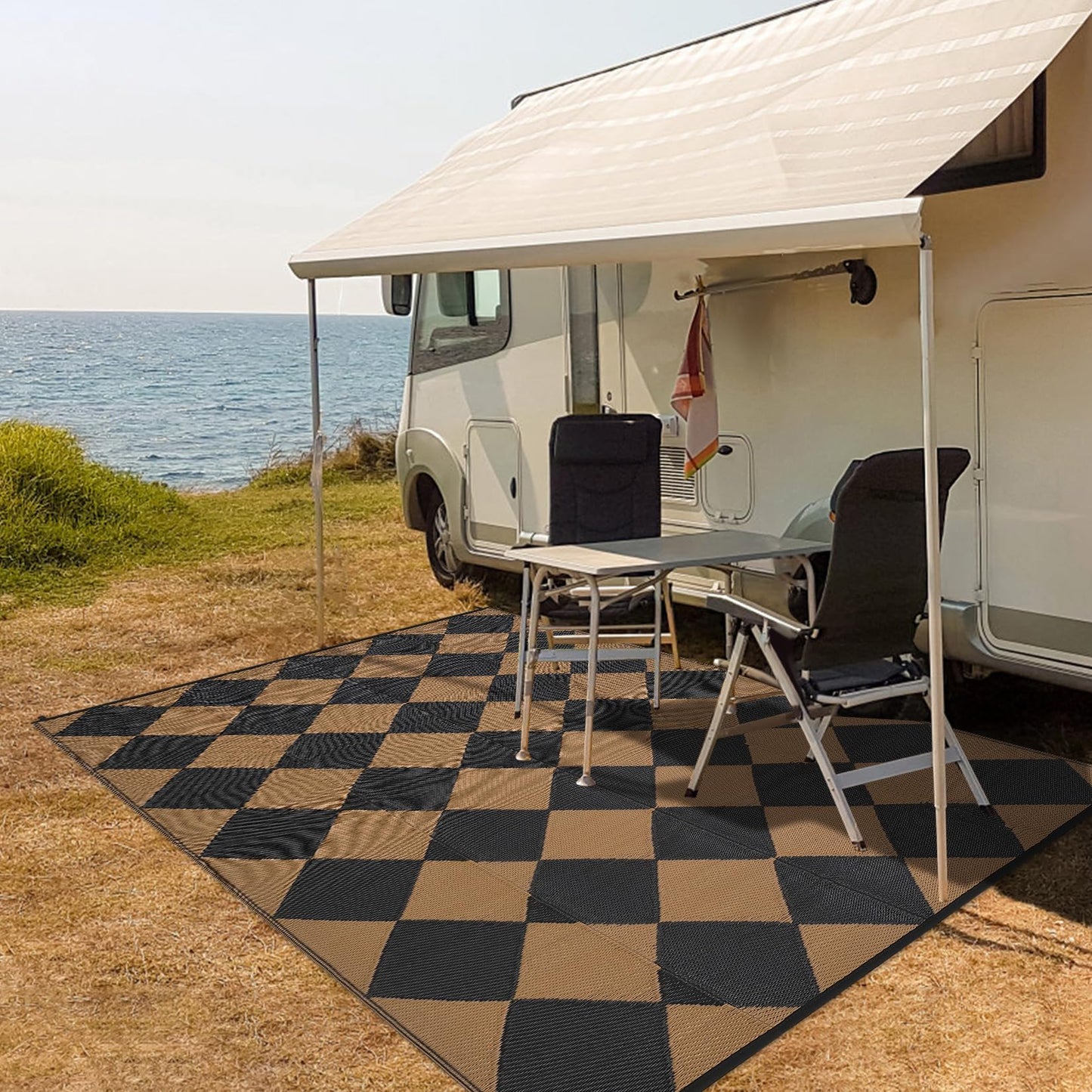 GarveeHome Outdoor Rug 9x18 ft Waterproof Mat Reversible Outdoor Plastic Straw Rug Patio Rug Camping Rug Portable Outdoor Mat for RV Porch Balcony Backyard Picnic Beach Black/Brown Diamond