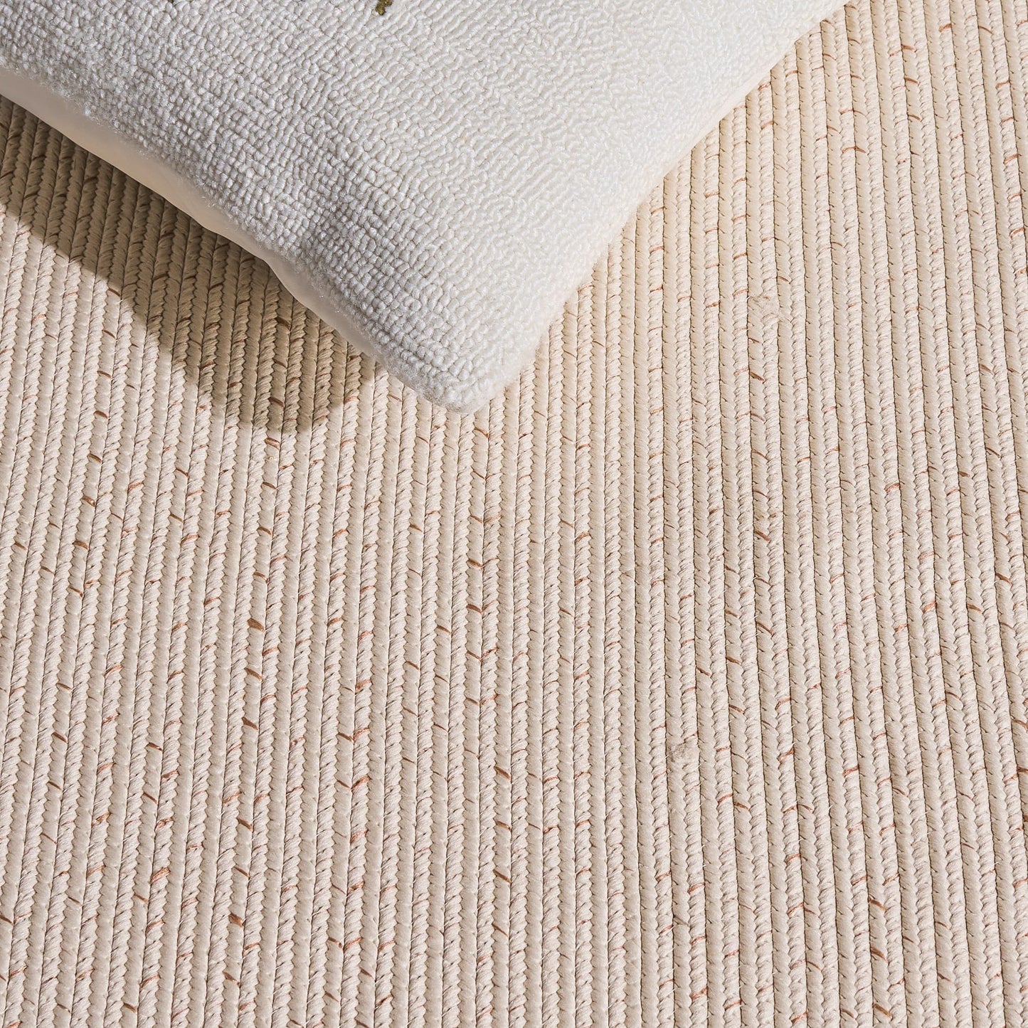 SAFAVIEH Washable Rug Outdoor Braided Collection - 6' x 8' Oval, Ivory & Beige, Handmade & Reversible, Non-Shedding & Easy to Clean, Ideal for Patio, Backyard, Mudroom (BRA283B)