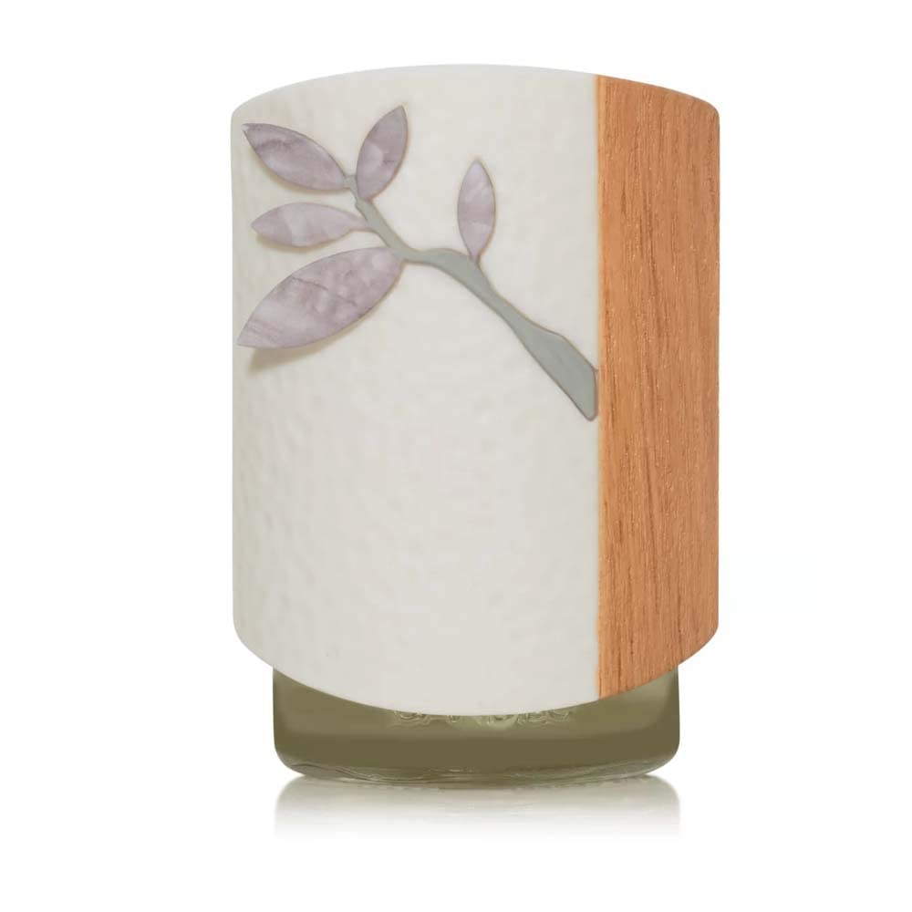 Yankee Candle Dogwood with Light Scent Plug Diffuser