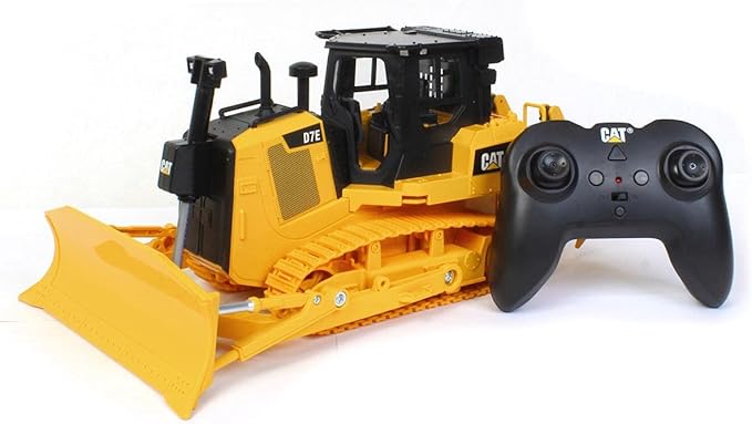 Diecast Masters 1/24 Caterpillar D7E Dozer Radio Control Made of Durable Plastic 25002