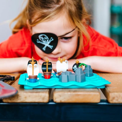 SmartGames Pirates Crossfire – Strategy Logic Game with 4 Playing Modes and 80 Challenges for Ages 7+