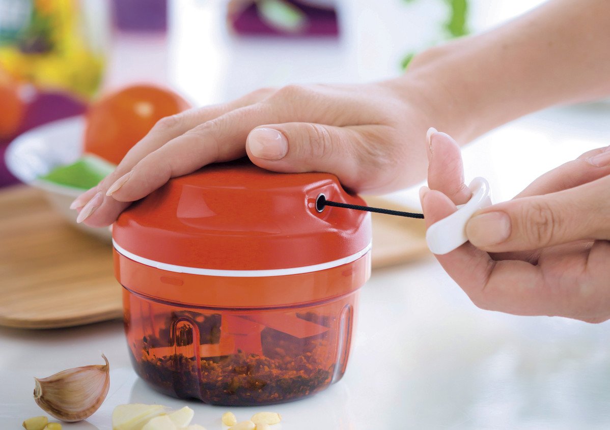 Tupperware Turbo Chef Herb Smart Chopper 300ml / 1.2 cup (red)