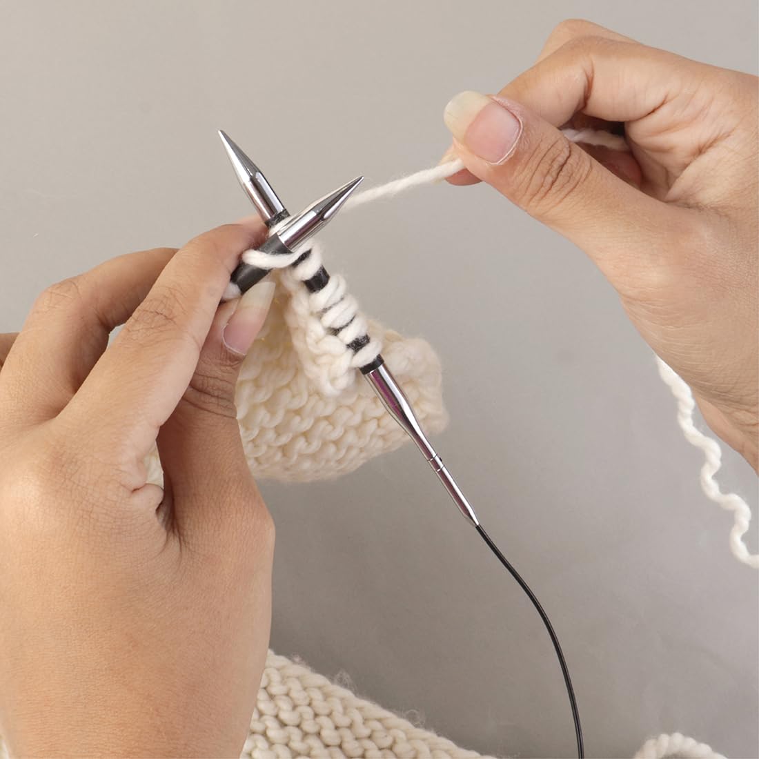 KnitPro Karbonz Fixed Circular Needle 40"(100cm) | US Size 1.5 (2.5mm)