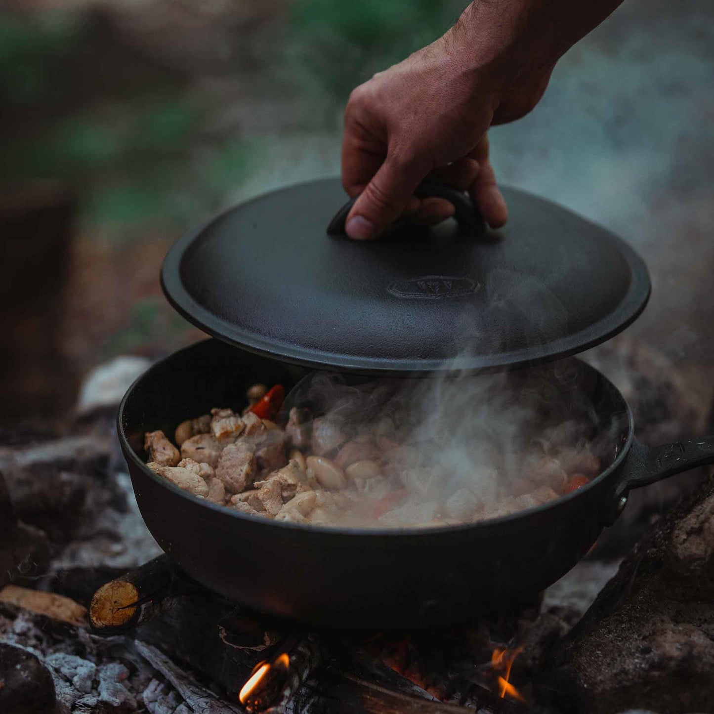 GSI Outdoors Guidecast Outdoor Cookset: 10" Deep Frypan with Dome Lid, Dual-Sided Cast Iron Griddle/Grill, Removable Handles