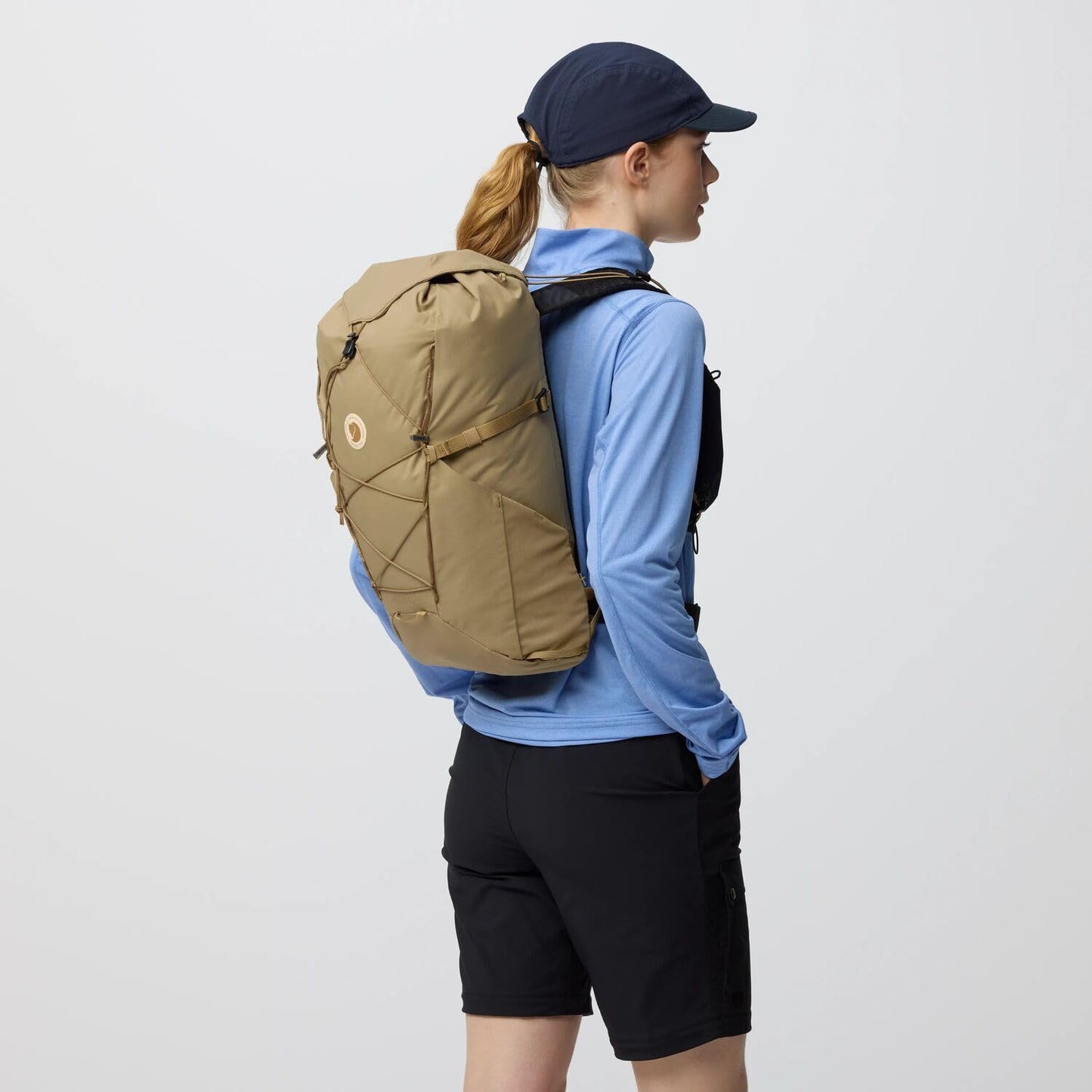 Fjällräven Abisko Hike Lite 20 Backpack - Ventilated Frame, Compact Daypack, Lightweight Fabric - Hiking, Trekking, Clay, Small/Medium
