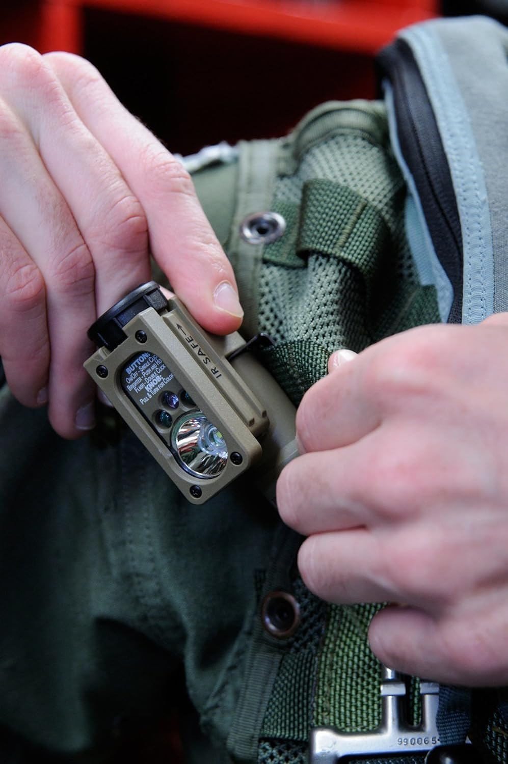 Streamlight 14122 Sidewinder Compact 55-Lumens Hands Free Military Flashlight with Lithium Battery in Mailer, Coyote