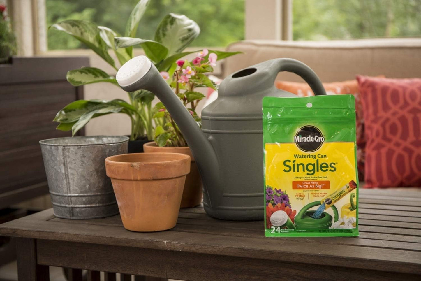 Miracle-Gro Watering Can Singles - All-Purpose Water Soluble Plant Food | 24 Packets for Flowers & Vegetables