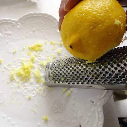 Skiennix Stainless Steel Nutmeg Grater - Multifunctional Citrus, Ginger & Garlic Kitchen Tool