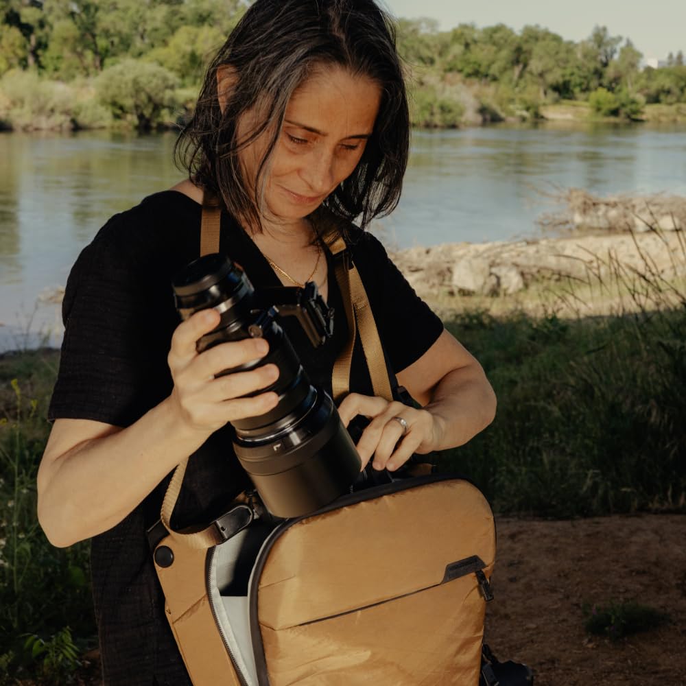 Peak Design Everyday Sling 6L, Coyote, Padded Adjustable Shoulder Strap for Crossbody or Waist Carry, FlexFold Dividers, Ideal for Carrying Cameras or Everyday Essentials, Sling Bag for Men and Women