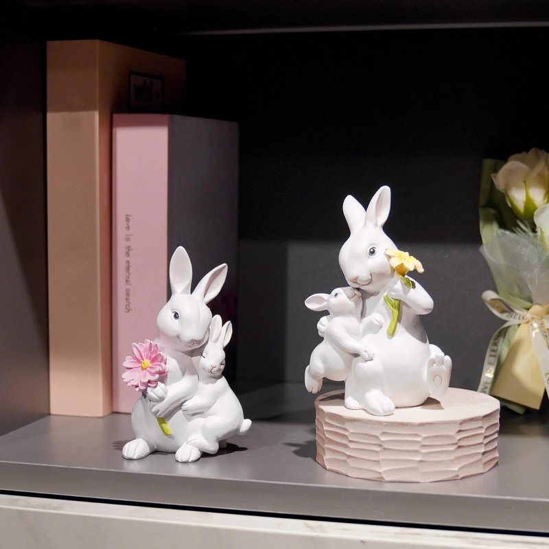 Braxio Easter Bunny Family Figurine Decoration - Bunny Collectible Figurines for Easter Decoration/Spring/Wedding Set of 2