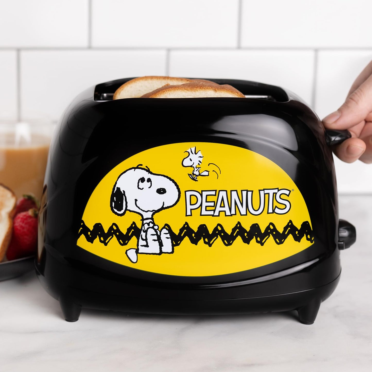 Uncanny Brands Hello Kitty Two-Slice Toaster- Toasts Your Favorite Kitty On Your Toast