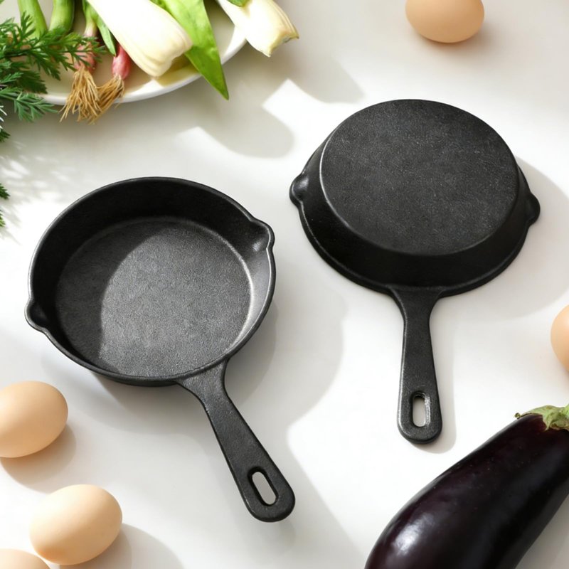 LDHHYH 4 Pack Mini Cast Iron Skillet, 5.5 Inch Small Cast Iron Frying Pan, Pre-Seasoned Cast Iron Skillet Set, Black Non-Stick Mini Cast Iron Cookware for Stove Oven Grill Safe Indoor and Outdoor Use