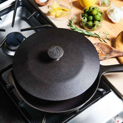 Field Company No.8 Skillet and Matching No.8 Cast Iron Skillet Lid