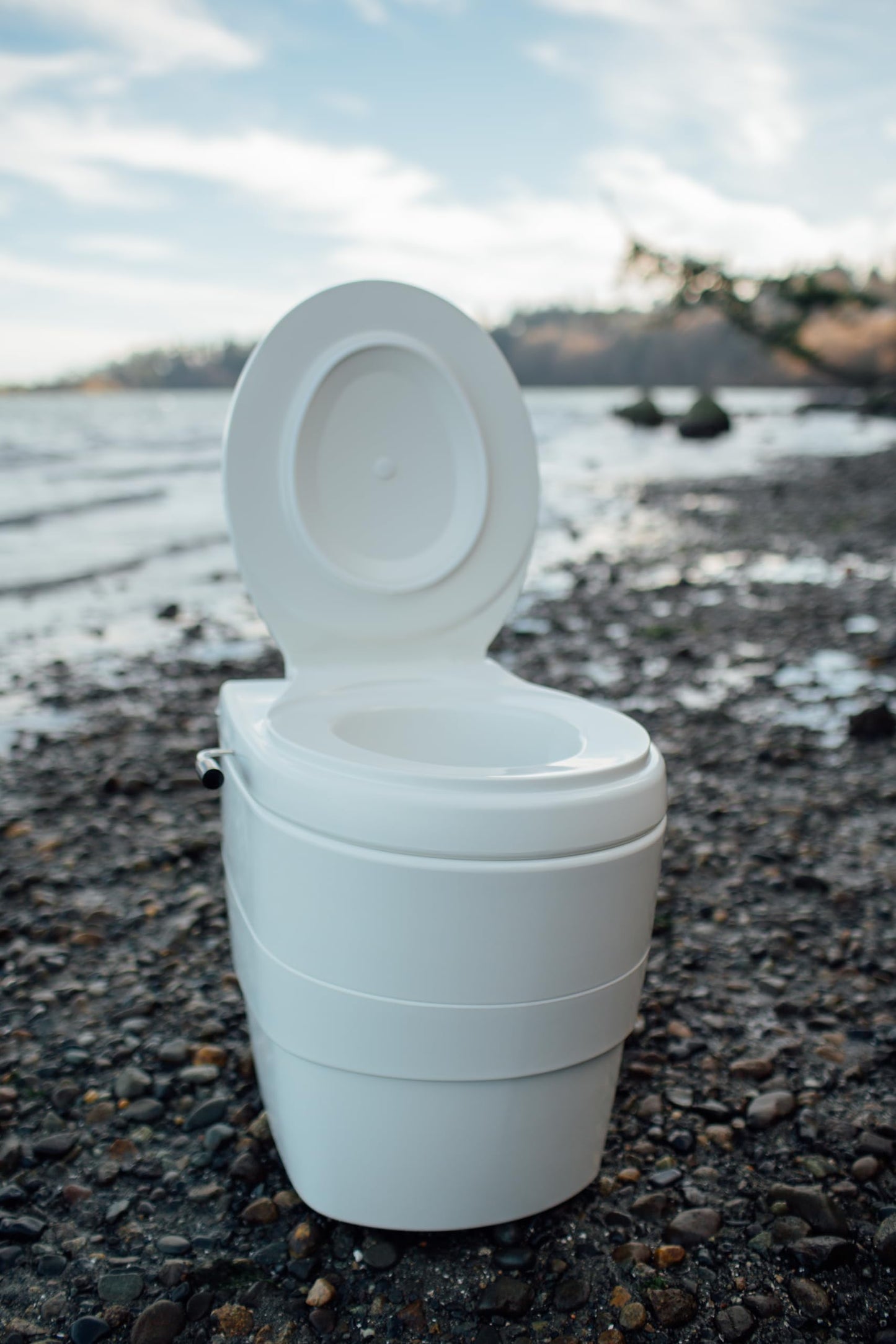 Thinktank Waterless Toilet White