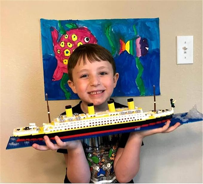 Titanic Ship Model Building Block Set 3D Puzzle Sets DIY Educational Toys Bricks Toy with 1860Pcs Micro Mini Blocks Ideal Gift for Kids and Adults