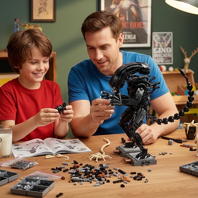 Xenomorph Action Figure Building Kit Compatible with Lego Sets for for AdultsHorror Halloween Toys for Boys 8-1214 Years Up 616 pcs
