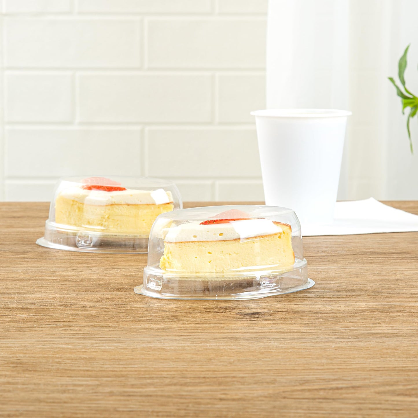 Restaurantware-Thermo Tek 8.5 Ounce Cake Slice Containers, 100 Disposable Individual Pie Slice Containers - With Lids, Oval, Clear Plastic Pie Boxes, For Pastries or Cheesecakes,