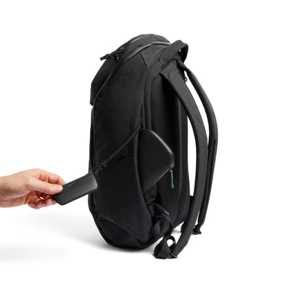 Bellroy Venture Ready Pack (20 liter backpack with laptop sleeve, for travel, commuting and urban adventuring) - Black