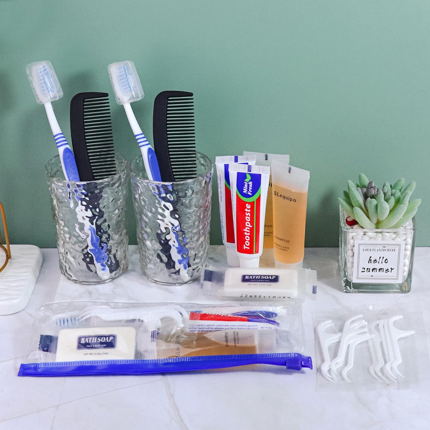 SLequipo Pack of 100 Hygiene Kit, Hygiene Kit Bulk, Individually Packed, Travel Hygiene Kit with Toothbrush, Toothpaste, Comb, Shampoo, Soap and Floss Picks, Home, Suitable for Hotel, Camping, Travel