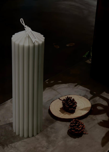 Hyznengu Ribbed Peak Pillar Candle- Large Handmade Scented Soy Wax Candle with Elegant Bubble Aesthetic， Housewarming Gift, Shelf & Coffee Table Centerpiece, Gray (Large)