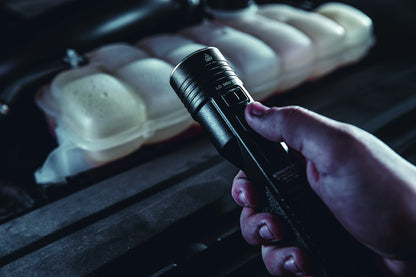Streamlight 78104 Stinger 2020 2,000-Lumen 25,000-Candela High-Output LED Duty Flashlight, Piggyback Charging Kit, Black