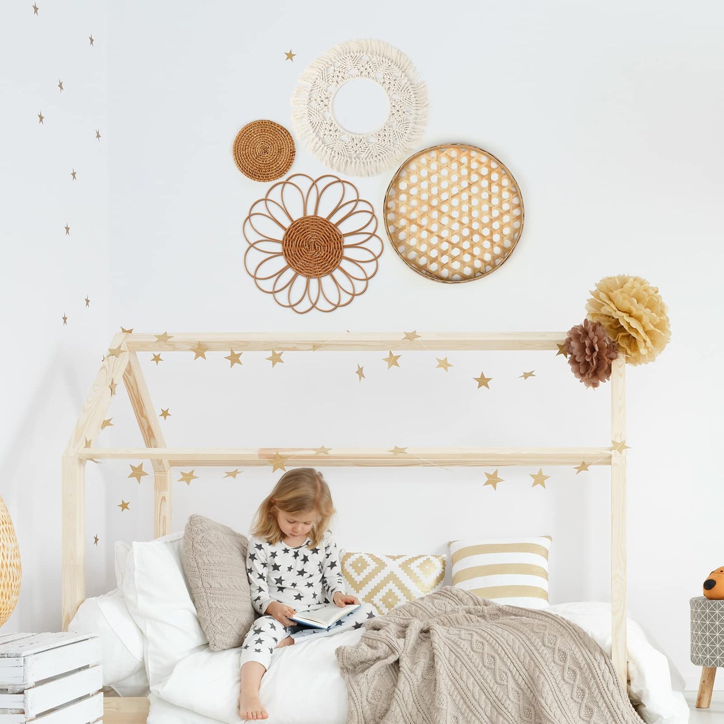 Marsui Set of 8 Boho Wall Hanging Set - Woven Rattan, Bamboo Baskets with Macrame Tassels & Tapestry for Bedroom, Living Room, Nursery Decor