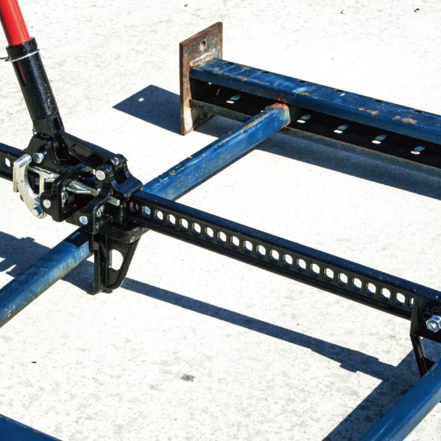 Torin TRA8335 33" Ratcheting Off Road Utility Farm Jack, 3 Ton (6,000 lb) Capacity, Red
