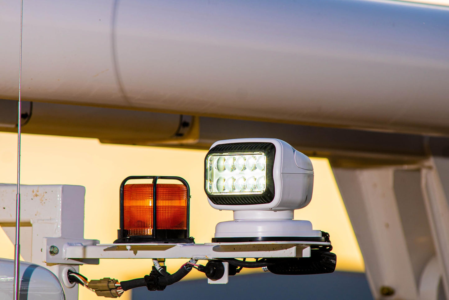 Golight GT Series | 79008GT LED Hybrid, Portable Light with Permanent Mounting Shoe, Wireless Handheld Remote, White