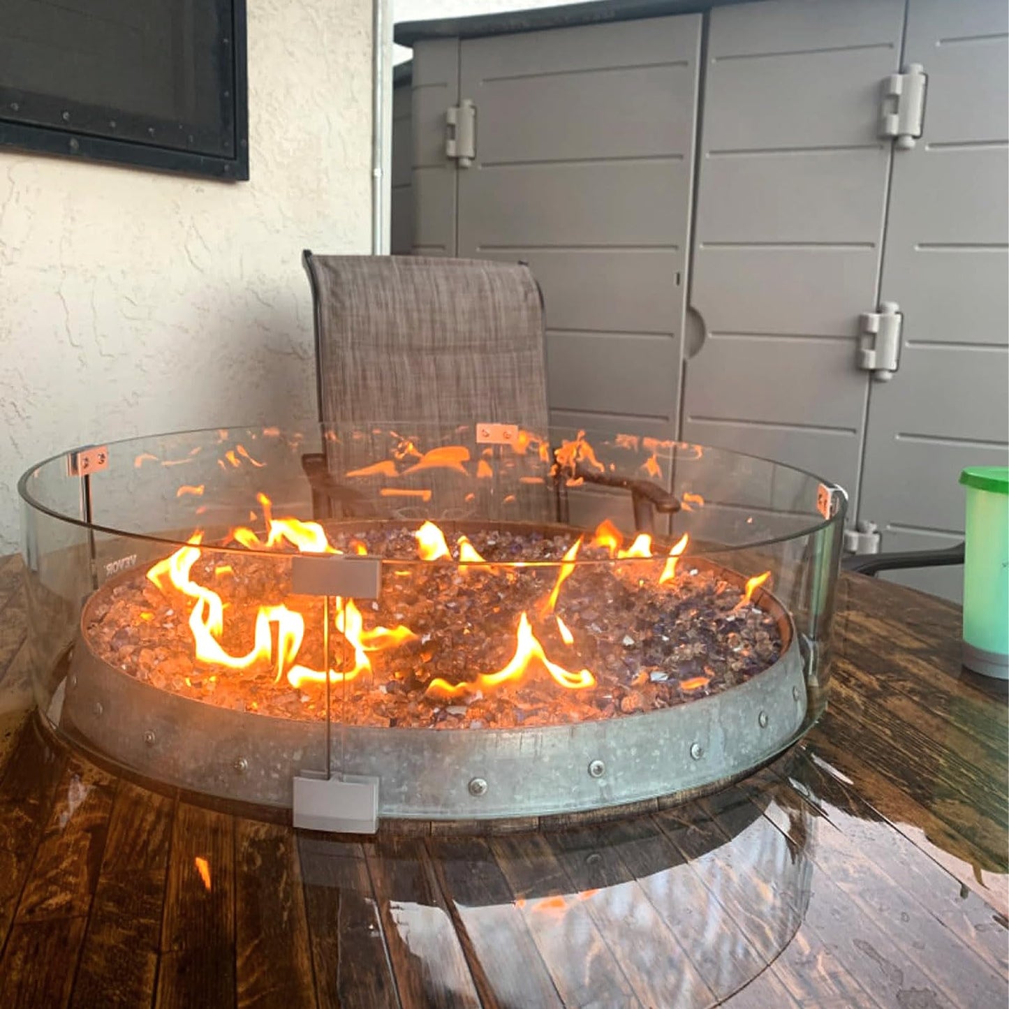vchin Fire Pit Wind Guard, 23" Glass Wind Guard for Fire Pit Round Table, Made of Clear Tempered Glass Set with Assembly Instructions