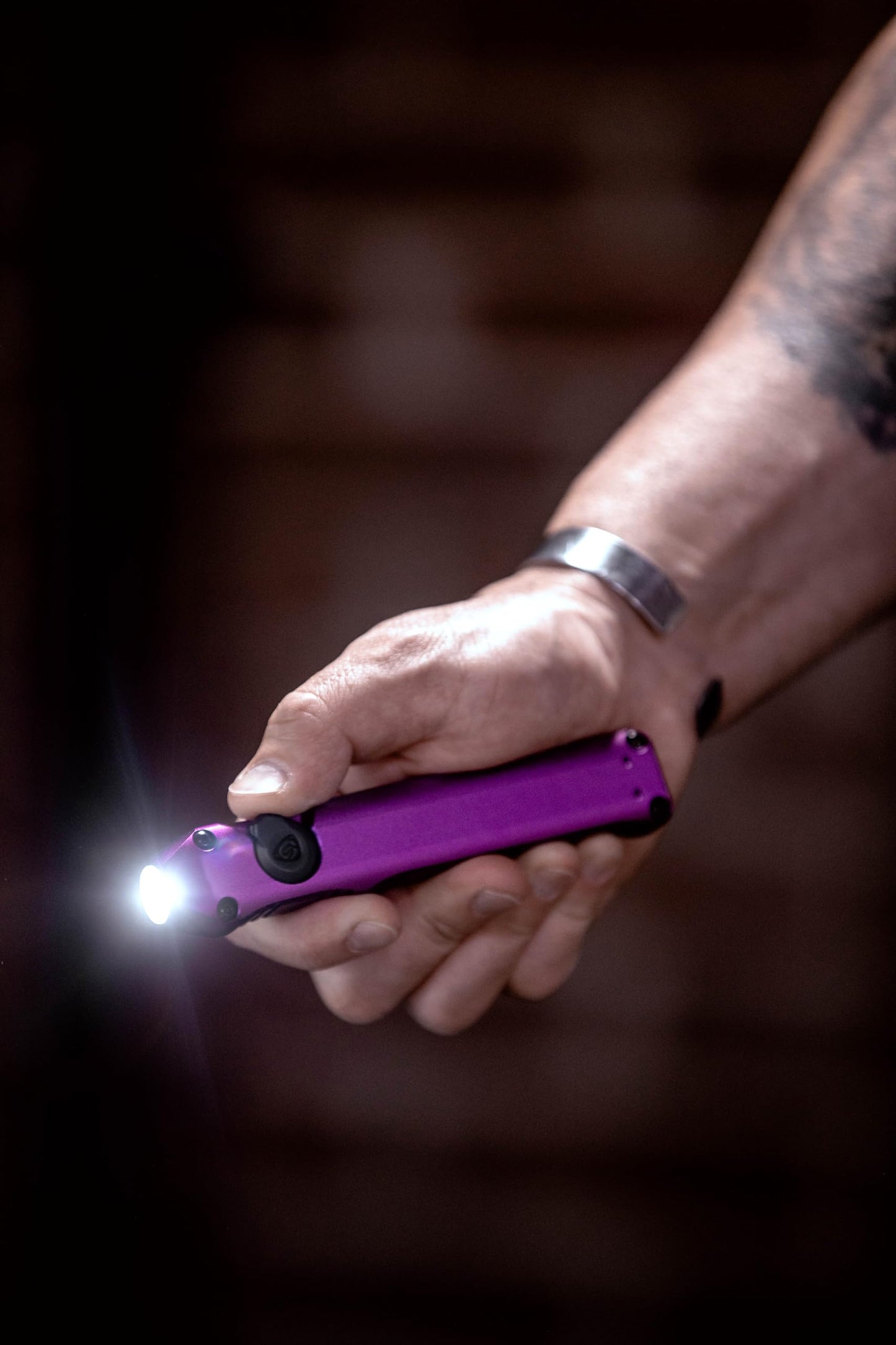 Streamlight 88818 Wedge 1,000-Lumen Max 300-Lumen Standard 1,200-Candela Flat Everyday Carry Flashlight, Includes USB-C Cable and Lanyard, Purple