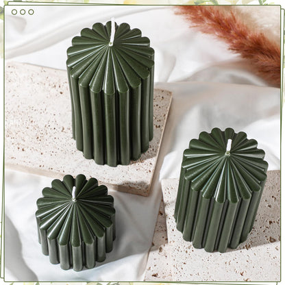 Conelist Set of 3 Moss Green Ribbed Pillar Candles Soy Wax Scented Ribbed Candles Includes 2.8, 4.2 and 5.1 Inches Heights Decorative Romantic Wedding Decoration for Couple Home Birthday Gift