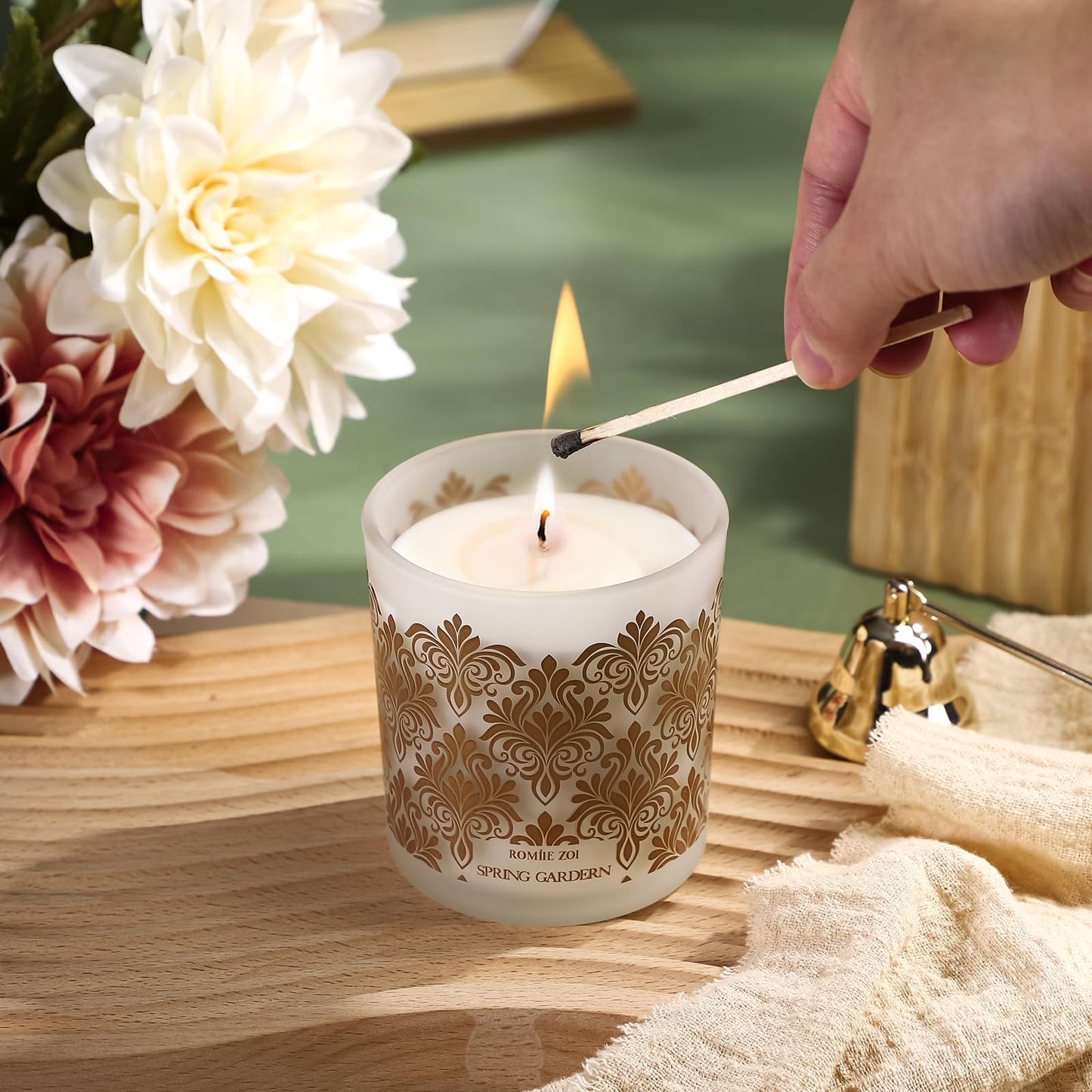 ROMIIE ZOI Scented Candle - Garden with Scent of Mix Floral Bouquet- 6oz Aromatherapy Soy Wax Jar Candle for Home, Gifts for Women - 170g
