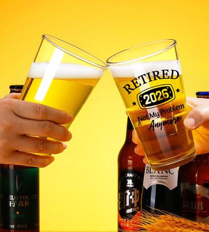 CASUVEA Retirement Gifts for Men Beer Glass, Retired 2025 Beer Glass, Funny Happy Retirement Gifts for Dad Grandpa Coworker Boss Friend Colleague Leader Boss Teacher Nurse, Birthday for Retiree