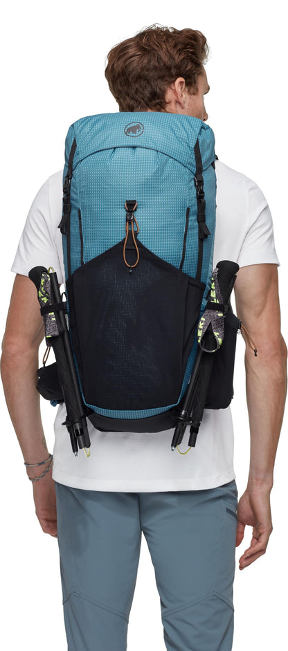 Mammut Ducan 26 – Unisex Outdoor Backpack for Hiking, Running, and Everyday Adventures, Sapphire Black, 26L