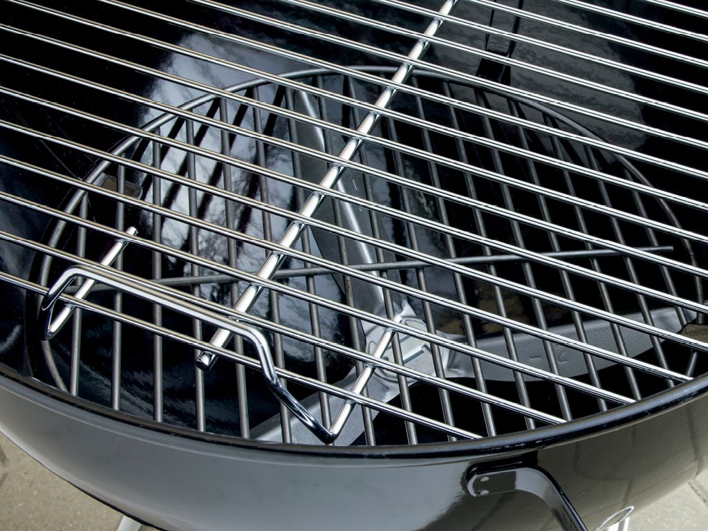 Weber Original Kettle Charcoal Grill, 22-Inch, Black – Classic Outdoor BBQ Grill with One‑Touch™ Cleaning System & Precise Temperature Control Dampers