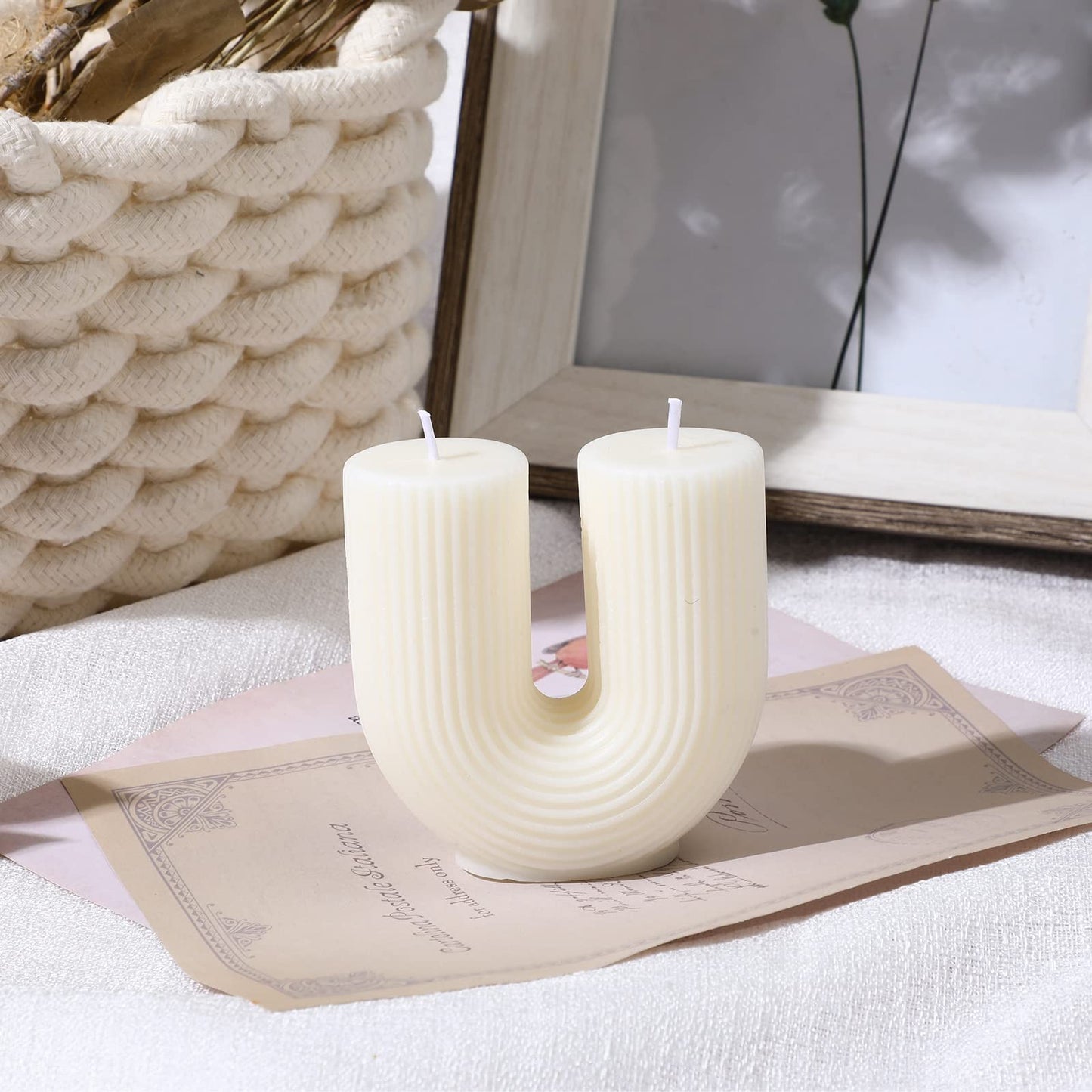 Tondiamo U Shaped Candle Ribbed Soy Wax Scented Decorative Candles Minimalist Geometric Shaped Bougie Cool Aesthetic Bougie Handmade Long Lasting for Bedroom Wedding Birthday Decor(White)
