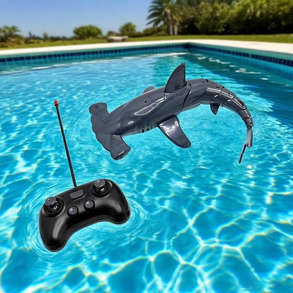 Beach and Summer Pool Remote Control Shark Boat Bath Toy RC Submarine Robo Shark Model Realistic Wiggle-Tail Electric Fish Hammerhead and Dusky Sharks Kids Gift Pool Toy for Ages 6–12 (Gray)