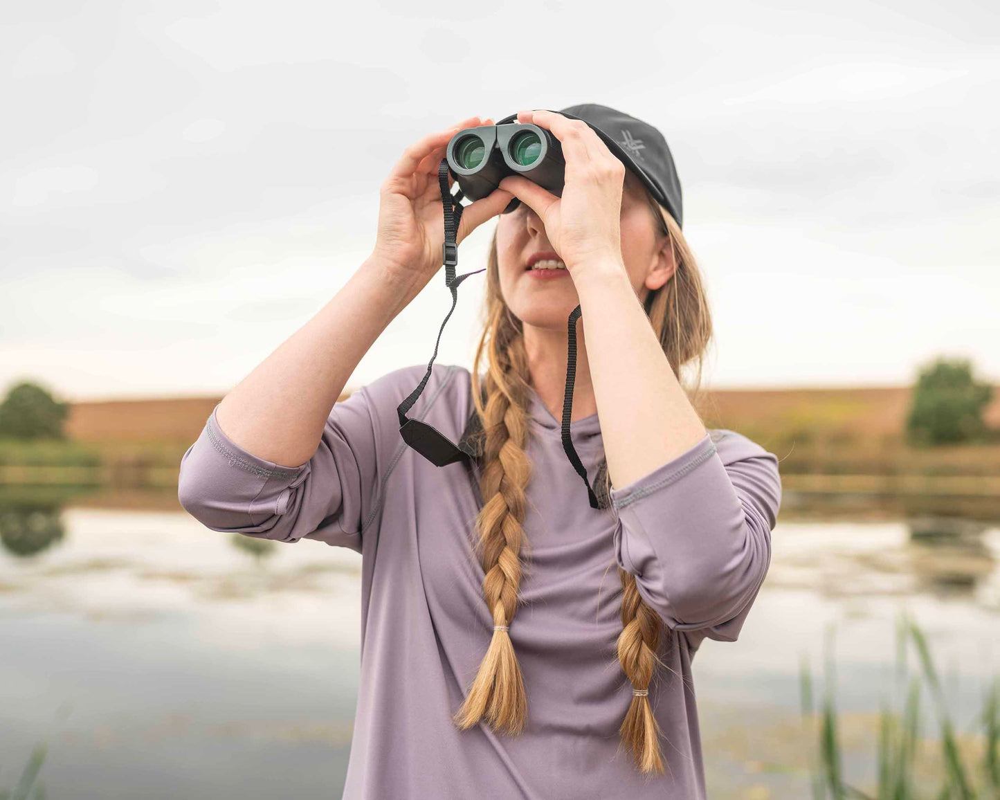 Vortex Optics Vanquish Reverse Porro Prism Binoculars 8x26
