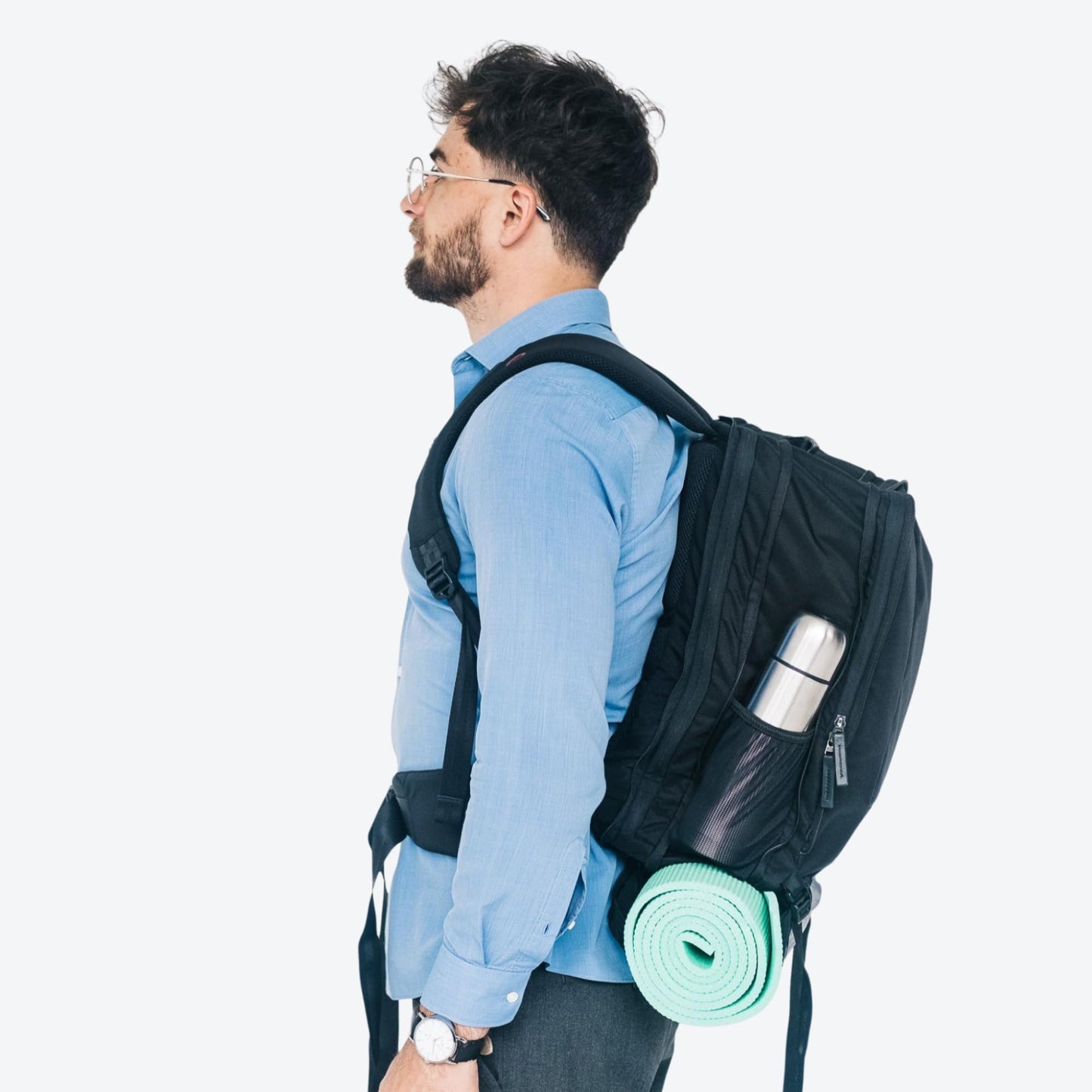 Trilogy Weekender Daypack I Opens like a suitcase, for easy packing. Expands into a 22-liter weekender. Hidden under-bag sling holds yoga mat, sleeping bag, and doubles as a rear cover (Zinfandel)