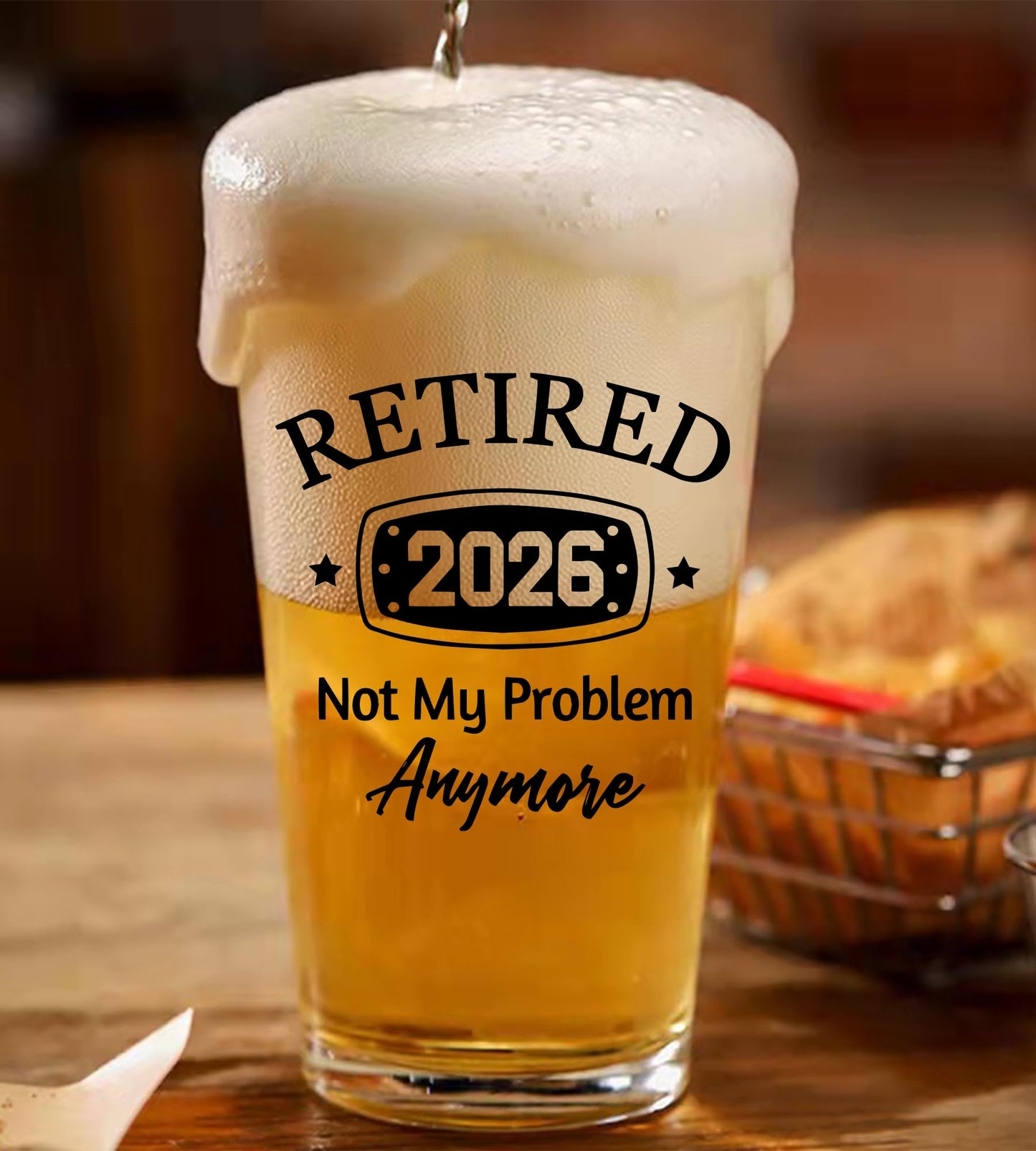 CASUVEA Retirement Gifts for Men Beer Glass, Retired 2025 Beer Glass, Funny Happy Retirement Gifts for Dad Grandpa Coworker Boss Friend Colleague Leader Boss Teacher Nurse, Birthday for Retiree