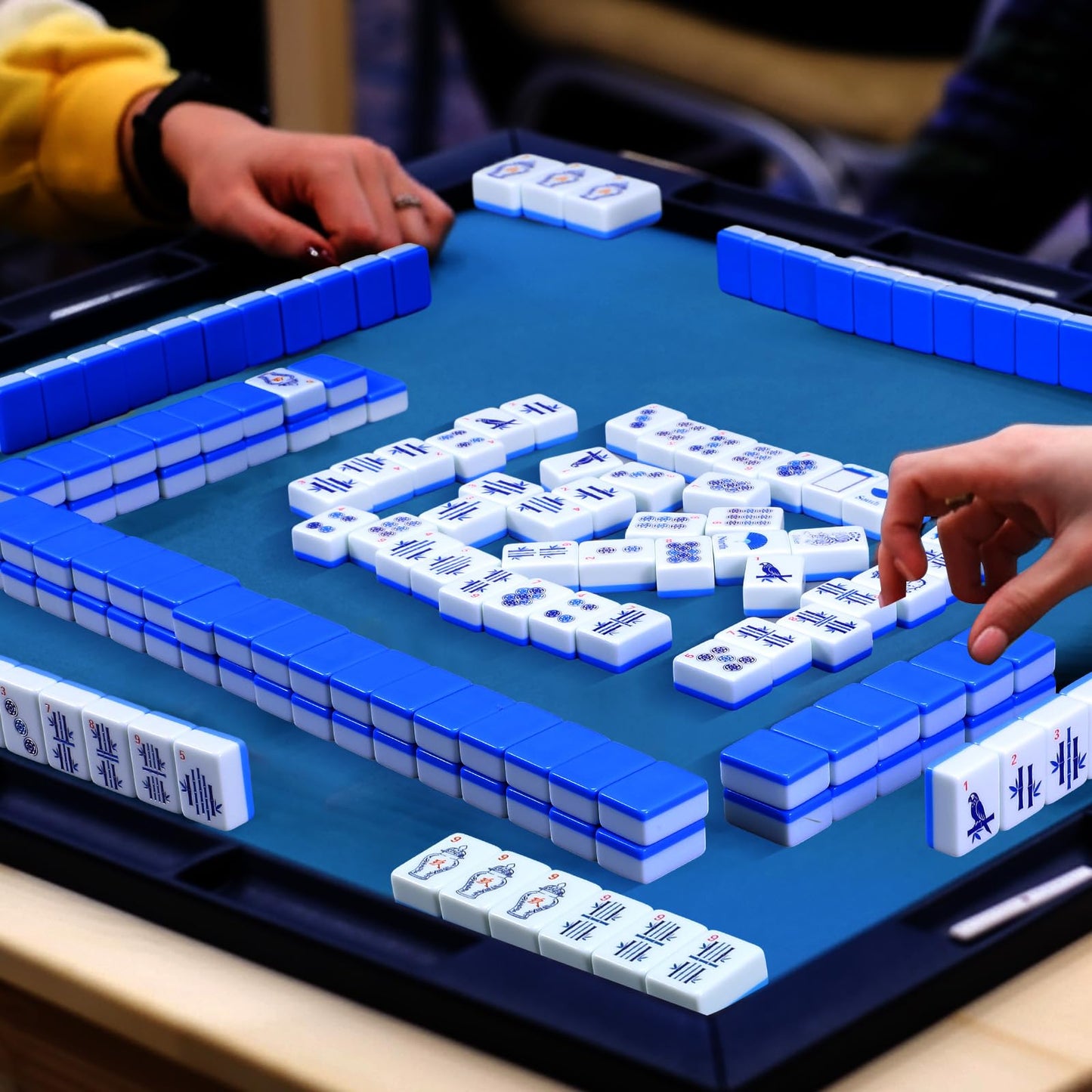 Arrowbash Christmas 160 Pcs Chinoiserie Mahjong Tile Set, 1.2 x 0.8 Inches Melamine Blue Back American Mahjong Only, Travel Ma Jiang Tiles for Adult Classic Board for Family Night