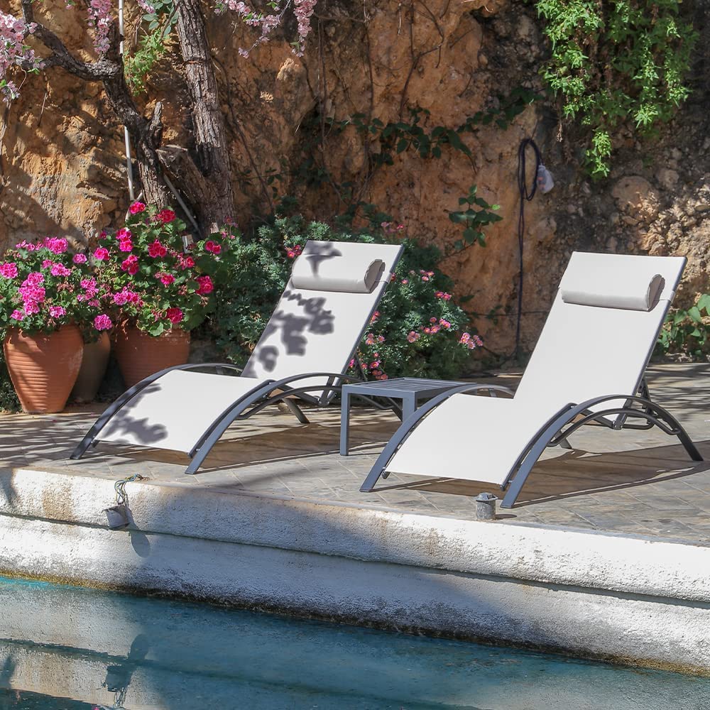 PURPLE LEAF Patio Chaise Lounge Set of 3 Outdoor Lounge Chair Beach Pool Sunbathing Lawn Lounger Recliner Chiar Outside Tanning Chairs with Arm for All Weather, Side Table Included, Beige