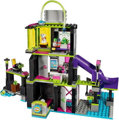 LEGO DC Super Hero Girls Lena Luthor Kryptomite Factory 41238 Building Kit (432 Piece)