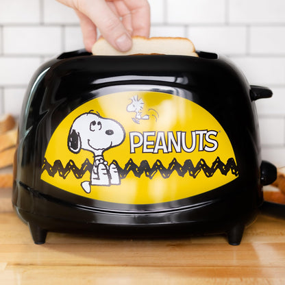 Uncanny Brands Hello Kitty Two-Slice Toaster- Toasts Your Favorite Kitty On Your Toast