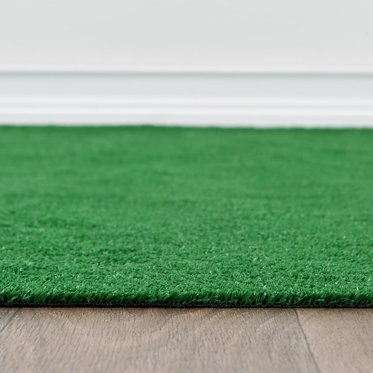 Rugshop Artificial Grass Indoor Outdoor Area Rug, Lightweight Synthetic Turf with Rubber Backing, Easy to Clean Polypropylene Lawn Mat for Patio, Balcony, Deck, 7'10" x 10' Green