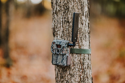 Browning Defender Wireless Vision Pro HD AI Cellular Trail Game Camera Bundle Includes 32GB Memory Card and J-TECH Card Reader (46MP) | BTCVPHDAI